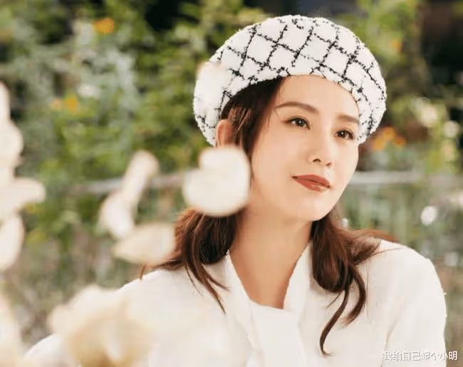 中國最耐看的女星:楊冪倒數第二,李沁在榜,第一是她!