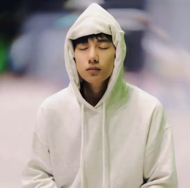 胡先煦偷偷整容?陳飛宇立人設太刻意?宋祖兒成公司一姐?林一跪舔高層拿資源?陳瑤終於離開唐人?
