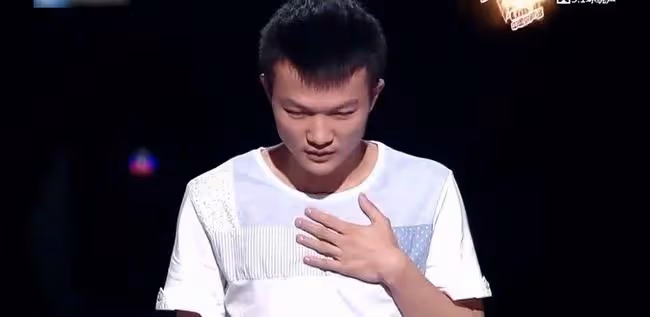 參加選秀慘遭淘汰,六年後擊敗導師,寶藏男孩周深成名背後的辛酸