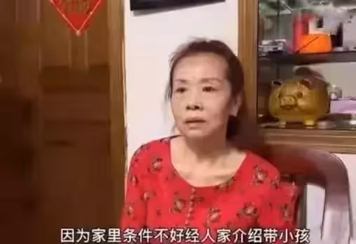僱主雙雙離去「她義無反顧帶大孩子」 不惜傾家蕩產下跪「無償養育13年」網淚:人間大愛