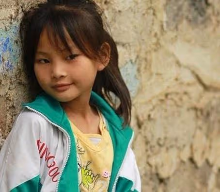 父親在村裡受人尊敬,卻對傻小子另眼相看,女兒得知原因後,愣了