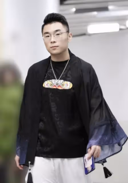 向「流量」低頭的德雲社,成員口碑差評不斷,郭德綱失策了
