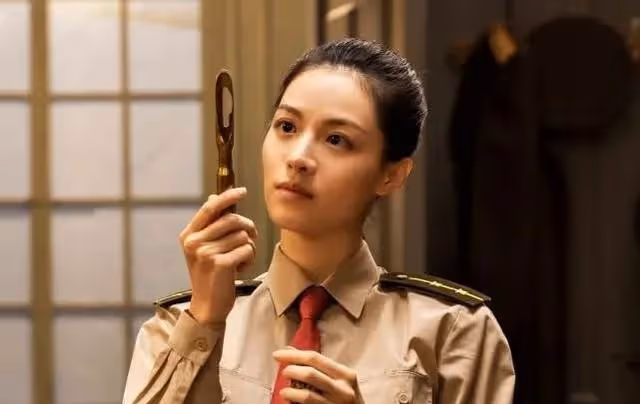 「要坦克還是要我?」白鹿手指尖都是戲,客串力壓女主毫不客氣