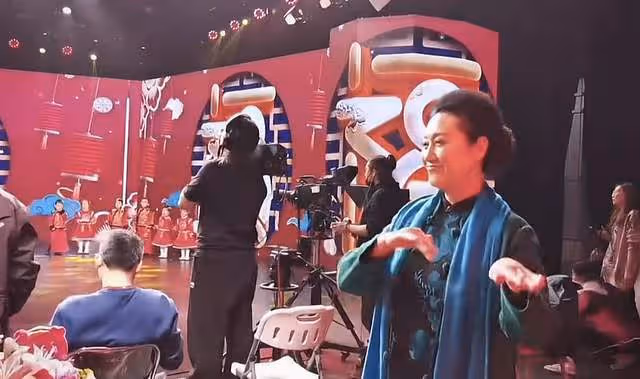 66歲戲骨王麗雲太樸素,穿59元連衣裙錄節目,降價9元後又買一件