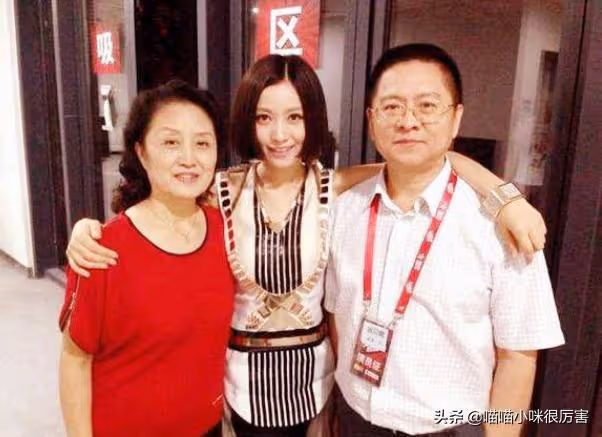 姚貝娜:33歲離世,捐獻了眼角膜,癌症復發後她為何拒絕再化療?
