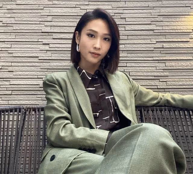 恭喜!又一香港著名女星簽約TVB,新劇合作視帝演女主角火速上位