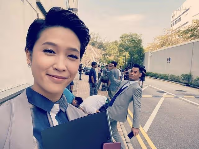 恭喜!又一香港著名女星簽約TVB,新劇合作視帝演女主角火速上位