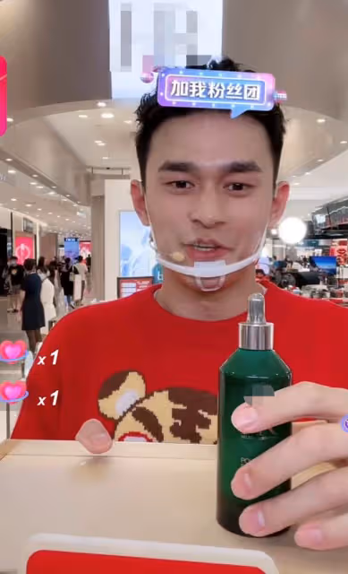 30歲孫楊近況曝光!站商場直播帶貨遭圍觀,評論兩極分化引熱議