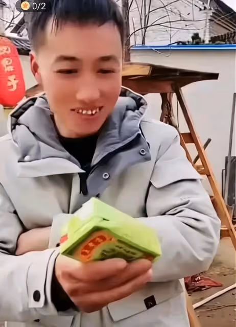 大衣嫂只用了一個小小舉動,口碑成功反轉,陳亞男聰明反被聰明誤