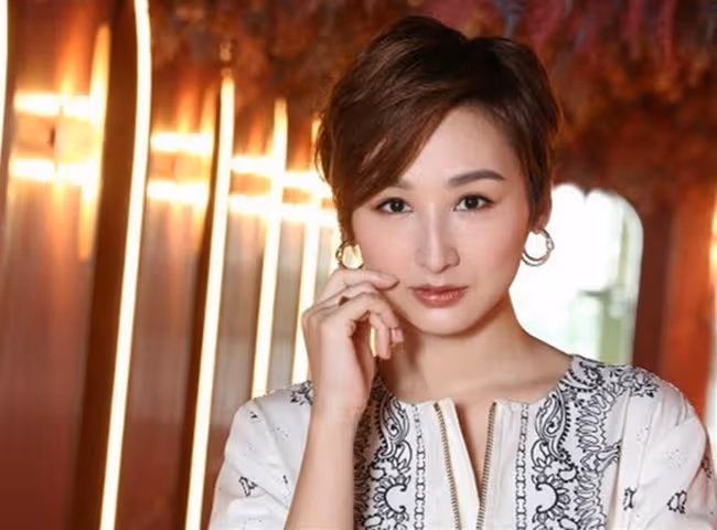 TVB高層王祖藍組隊回內地交流！小生花旦難掩興奮，比剪刀手賣萌