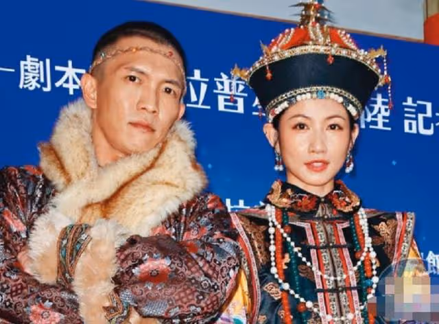 38歲男星被曝戀情，與異性深夜約會一同回家，女方曾離婚還帶倆娃
