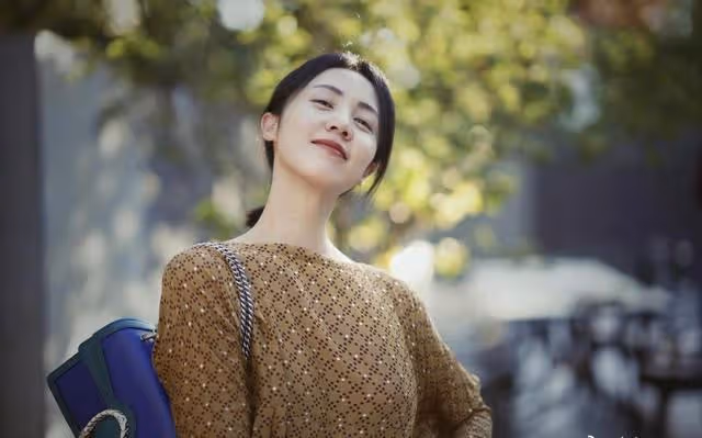 孫莉:18歲跟了老師黃磊,婚後在家生兒育女,容忍老公有緋聞