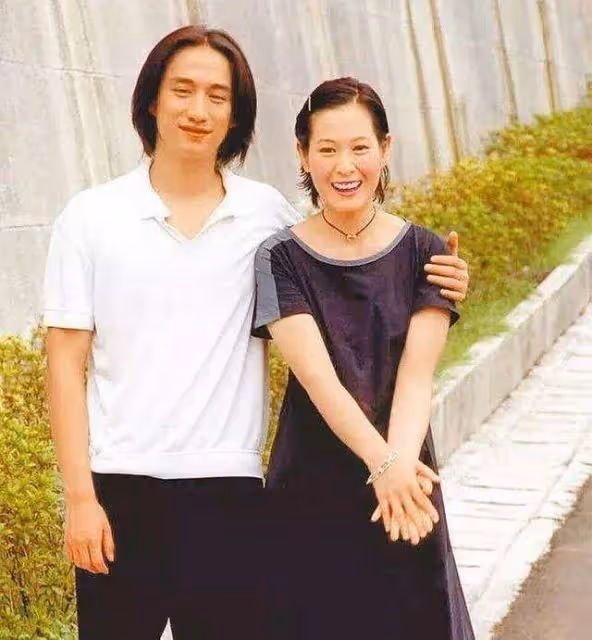 孫莉:18歲跟了老師黃磊,婚後在家生兒育女,容忍老公有緋聞