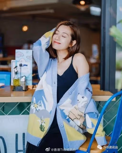 陳自瑤搞新意思同Fans互動!派小背心福利盡顯公關技巧