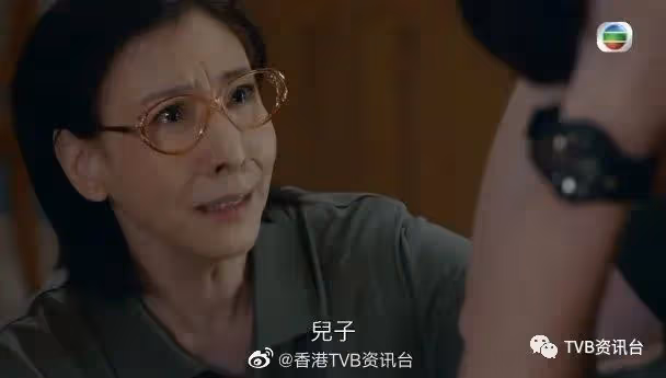 陳自瑤搞新意思同Fans互動!派小背心福利盡顯公關技巧