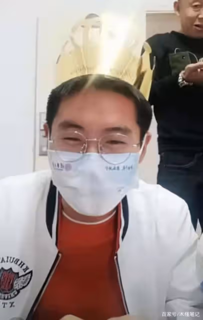 孫卓也有著俏皮時候,一聲「野生姐姐」讓網友激動,打錯了字