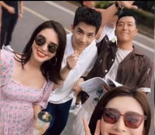 江疏影曬《歡樂頌3》殺青照!5美集體大換血,這些人你還看嗎