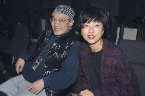 陳奕迅愛女穿萬元靴子亮相,17歲的她長高不少,被網友喊話出道