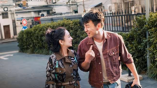 同樣是因戲生情,佟麗婭為何沒嫁雷佳音,反而投入了陳思誠懷抱?