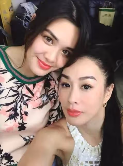 鍾麗緹大女兒曬練舞視頻,穿緊身褲秀腿部曲線,微胖身材被贊完美