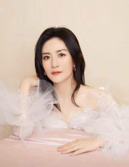 東方衛視春晚彩排曝光,唐嫣與央視閨蜜一起主持,謝娜張傑齊現身