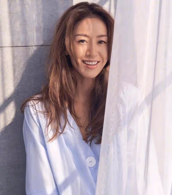 TVB前女星梁靖琪官宣二胎性別,曬與小八歲二婚丈夫合照引圍觀
