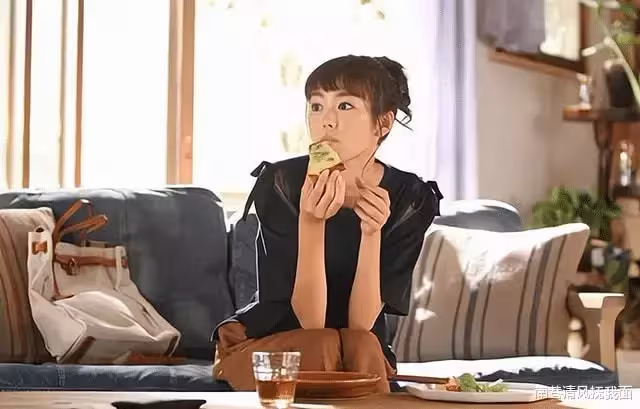 「兒媳,你搬走吧,你害的小姑子差點離婚」「您醒醒,這我的房」