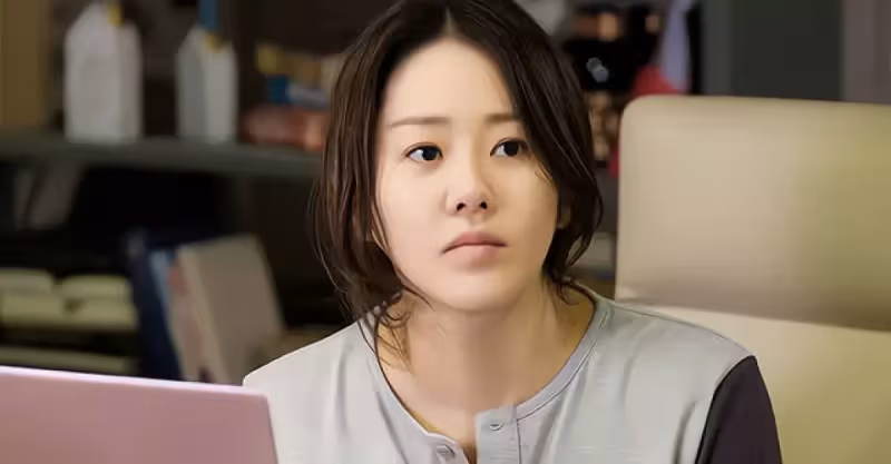 小姑子未婚先孕，讓我陪她去檢查，替她接個電話，我把她絆倒了