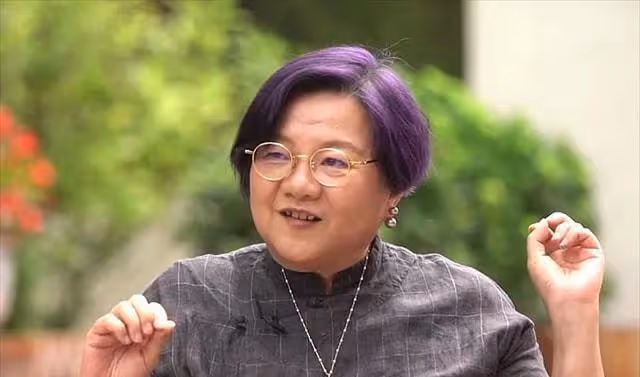 一婚拿綠卡，二婚嫁陳凱歌，四婚嫁裝修工人，洪晃的依靠在哪兒？