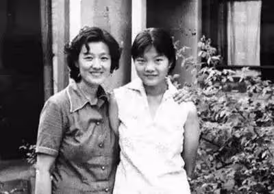 一婚拿綠卡，二婚嫁陳凱歌，四婚嫁裝修工人，洪晃的依靠在哪兒？
