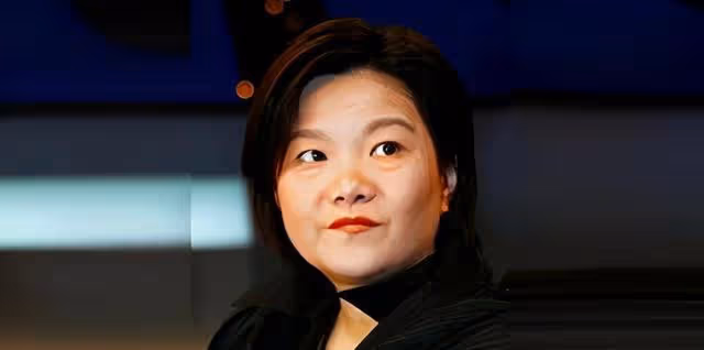 一婚拿綠卡,二婚嫁陳凱歌,四婚嫁裝修工人,洪晃的依靠在哪兒?