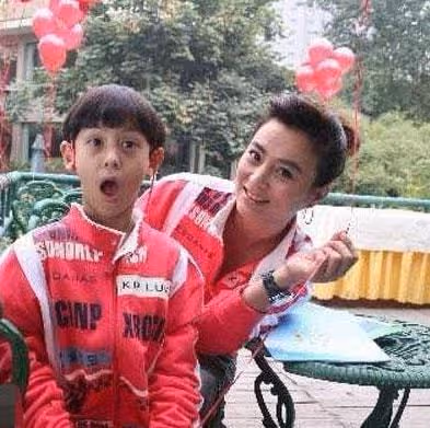 李玲玉的混血兒子傑西:疼愛媽媽,母子之間有感動也有淚水