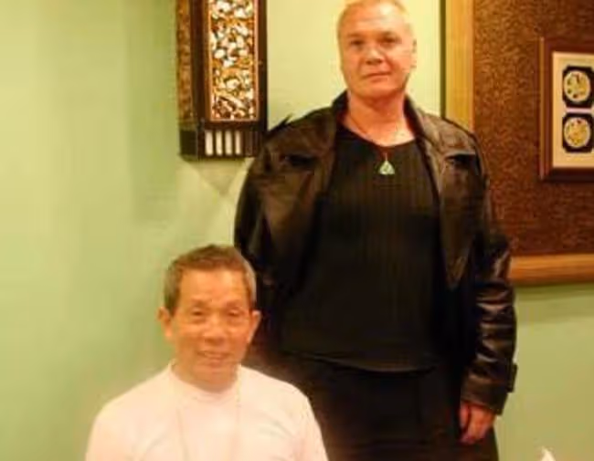 TVB藝人拍戲頻繁受傷!劉家良徒孫頭撞玻璃,緊急送醫後縫8針