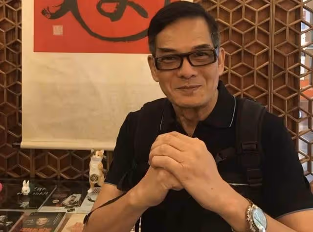 香港著名老戲骨北上賺錢,在內地開公司當老闆,已經半年沒回家