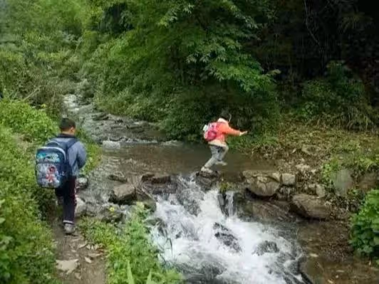 遠嫁後母親患病,我和老公出了六萬,如今弟弟讓母親去我家養老