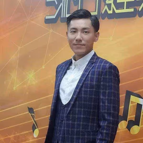 上位心切？TVB藝人張頴康公開喊話高層，等不到男主角就離巢