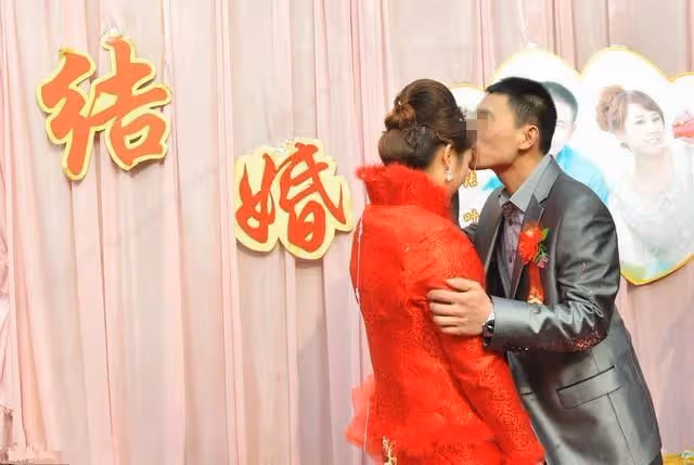 阿婆嫌棄兒媳不會過日子,村中老人:這樣的兒媳你給我來一打吧