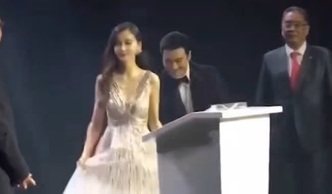 「陶瓷女王」楊穎,拿八千萬片酬演技全靠臉,直言自己值這個價