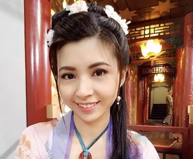 恭喜！TVB「翻版王祖賢」閃嫁富二代，為事業多次拒絕對方求婚