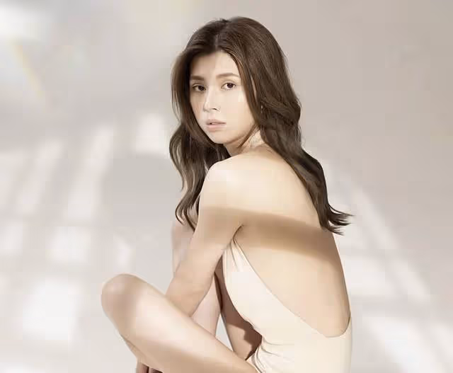 恭喜!TVB「翻版王祖賢」閃嫁富二代,為事業多次拒絕對方求婚