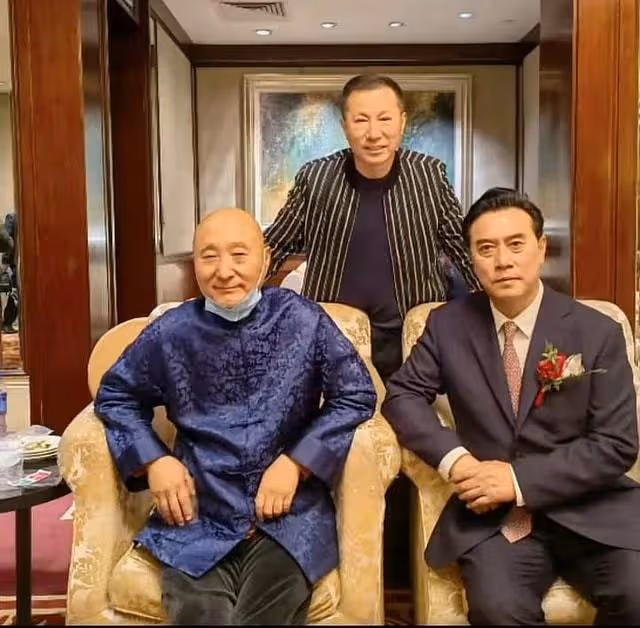 張山女兒風光大嫁!婚禮現場大咖雲集,67歲陳佩斯做證婚人引爆笑