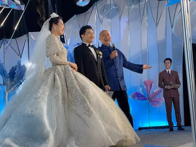 張山女兒風光大嫁!婚禮現場大咖雲集,67歲陳佩斯做證婚人引爆笑