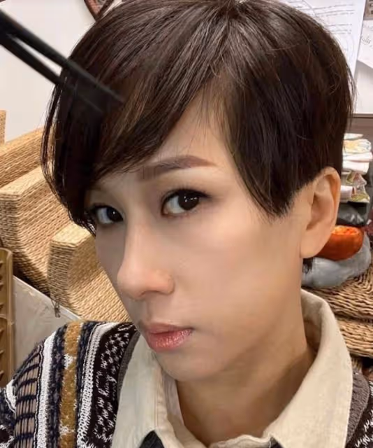 45歲文頌嫻宣布復出拍戲!凍齡有術似少女,已嫁富商生女生活幸福