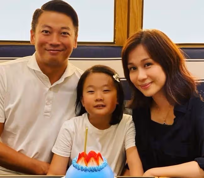 45歲文頌嫻宣布復出拍戲!凍齡有術似少女,已嫁富商生女生活幸福