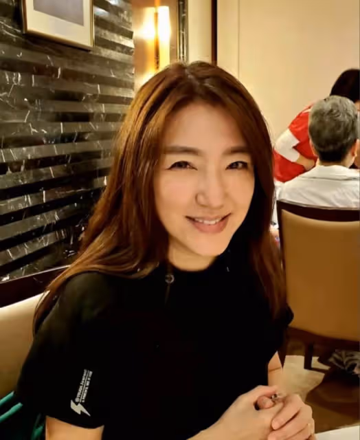 多次傳緋聞,TVB女星關寶慧與黃日華感情甚好,不排除有發展可能