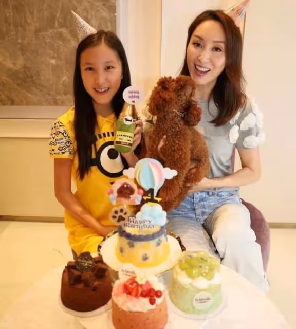 好溫馨!香港知名男星12歲愛女生日,一家三口於豪宅內一同慶祝