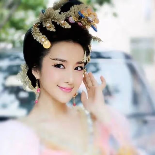 「古裝第一美人」李依曉,被葉璇的狗咬毀容,今成惡毒女配專業戶