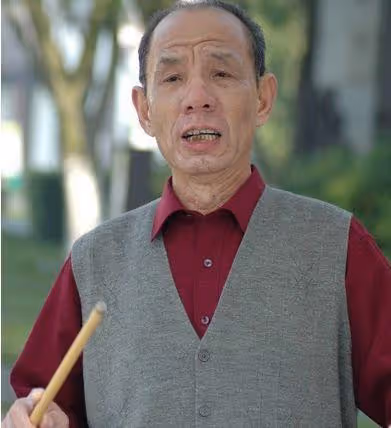 魏宗萬:工資55塊娶房東女兒,83歲仍住出租屋,放話一生不接廣告