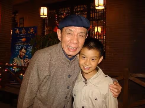 魏宗萬:工資55塊娶房東女兒,83歲仍住出租屋,放話一生不接廣告