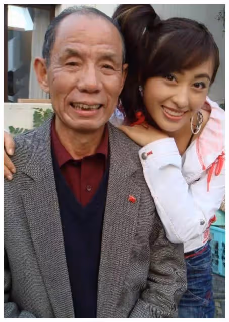 魏宗萬:工資55塊娶房東女兒,83歲仍住出租屋,放話一生不接廣告